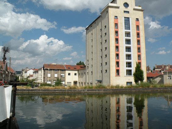  au bord du canal